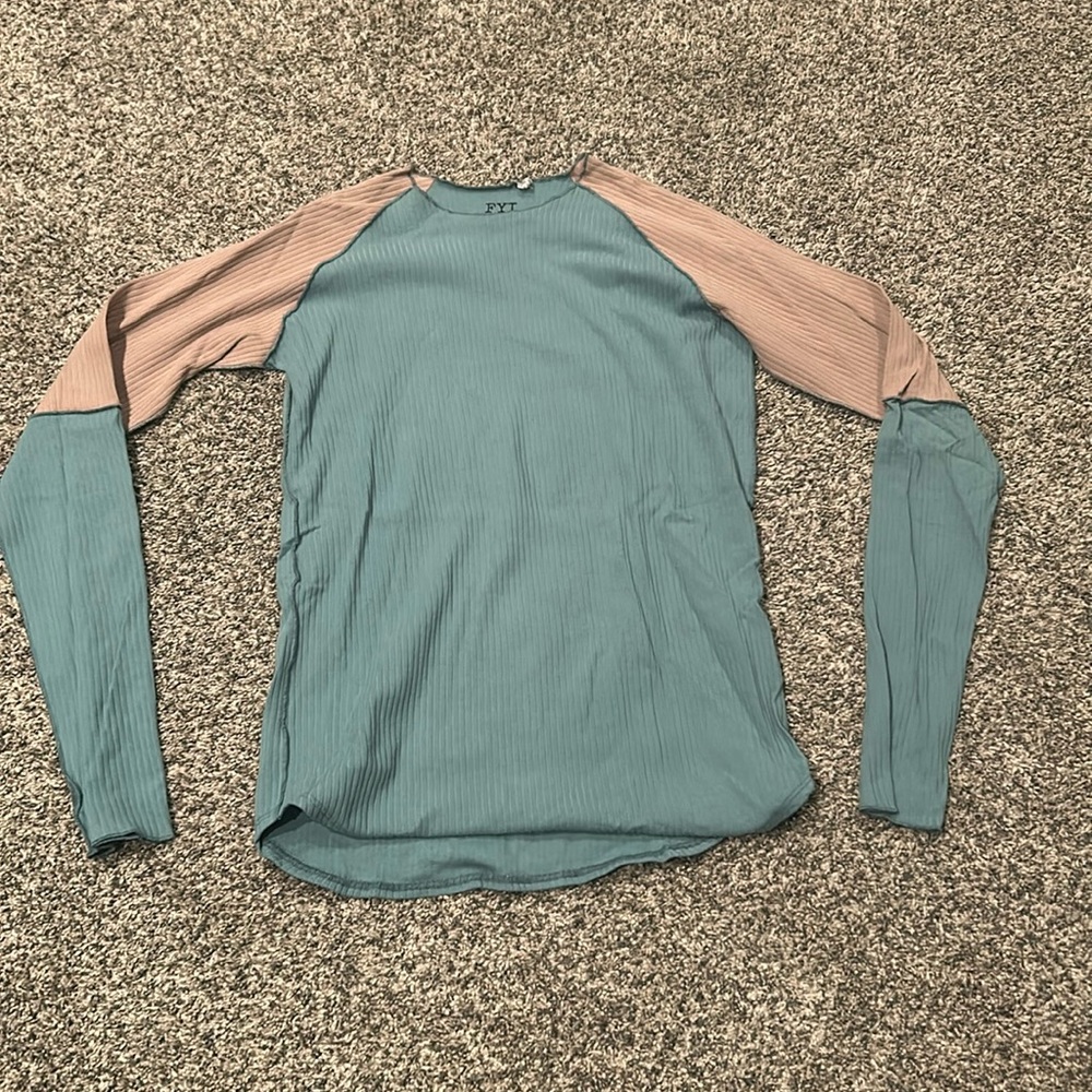 Long sleeve ribbed color block tshirt